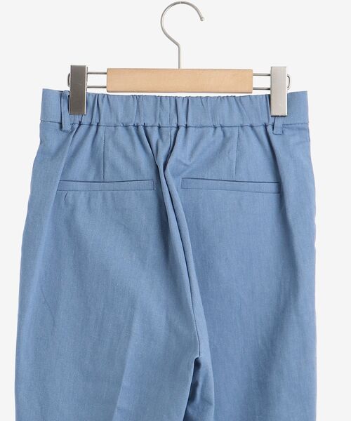 le.coeur blanc（ルクールブラン）の「シャンブレーテーパードパンツ（スラックス・レディース・ネイビー/サックスブルー・38/36）」の12枚目の写真