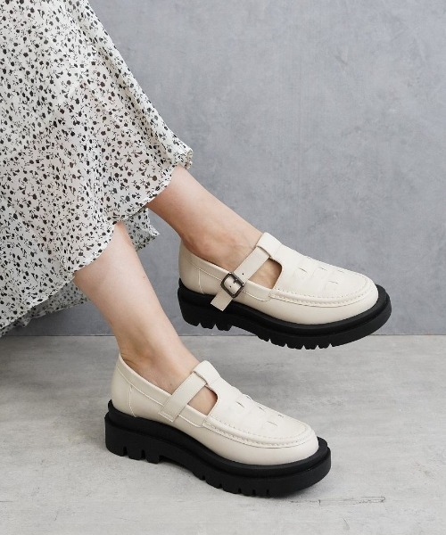 Fabby fabby（ファビィーファビィー）の「T-ストラップメッシュ シューズ（ドレスシューズ・レディース・ブラック/オフホワイト・MEDIUM/LARGE/SMALL）」の2枚目の写真