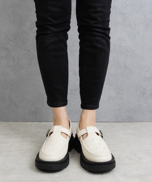 Fabby fabby（ファビィーファビィー）の「T-ストラップメッシュ シューズ（ドレスシューズ・レディース・ブラック/オフホワイト・MEDIUM/LARGE/SMALL）」の9枚目の写真