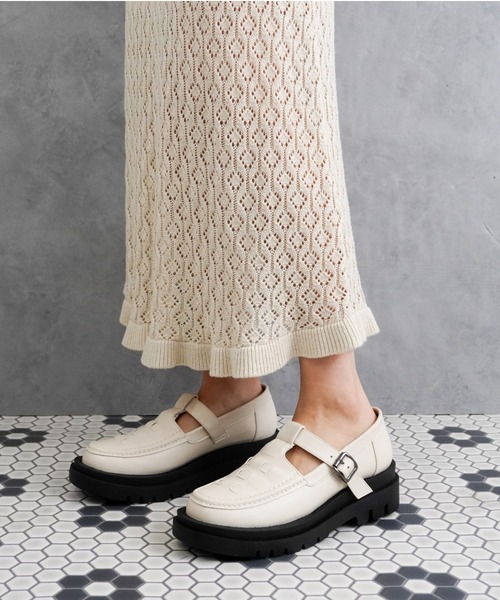 Fabby fabby（ファビィーファビィー）の「T-ストラップメッシュ シューズ（ドレスシューズ・レディース・ブラック/オフホワイト・MEDIUM/LARGE/SMALL）」の5枚目の写真