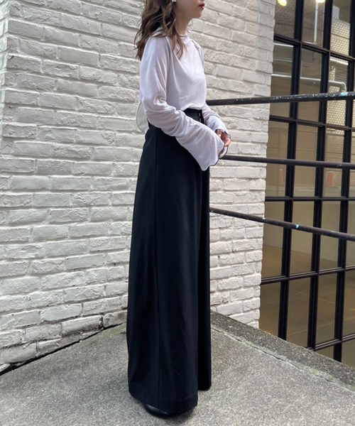 one after another NICE CLAUP(ワンアフターアナザーナイスクラップ)の「1枚あると旬なスタイリングに。配色メローシアートップス(Tシャツ/カットソー・レディース・アイボリー/ブラック/ライトグレー/キャメル・FREE)」の8枚目の写真