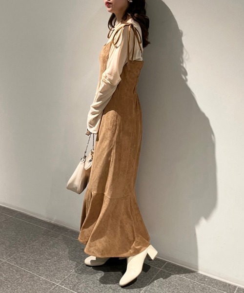 one after another NICE CLAUP(ワンアフターアナザーナイスクラップ)の「1枚あると旬なスタイリングに。配色メローシアートップス(Tシャツ/カットソー・レディース・アイボリー/ブラック/ライトグレー/キャメル・FREE)」の21枚目の写真