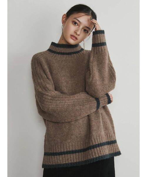 MURUA（ムルーア）の「【WEB限定 ITEM】バックスリットラインニットチュニック（ニット/セーター・レディース・ブルー/モカ/ネイビー・FREE）」の4枚目の写真