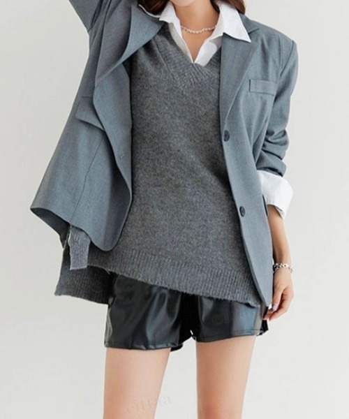 Dalfwin（ダールフィン）の「2022 AW 秋冬 韓国ファッション ニット ベスト レディース　ルーズフィットニットベスト ジレ（ベスト・レディース・ブラック/ベージュ/グレー・FREE）」の9枚目の写真