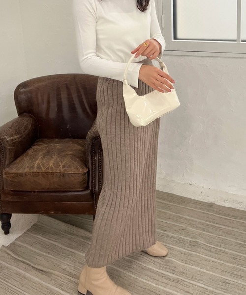 Lamoa(ラモア)の「Lamoa/リブニット スリット ロングスカート(スカート・レディース・ブラック/ベージュ・FREE)」の4枚目の写真