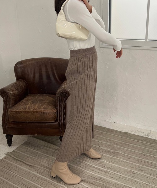 Lamoa(ラモア)の「Lamoa/リブニット スリット ロングスカート(スカート・レディース・ブラック/ベージュ・FREE)」の22枚目の写真