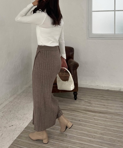 Lamoa(ラモア)の「Lamoa/リブニット スリット ロングスカート(スカート・レディース・ブラック/ベージュ・FREE)」の5枚目の写真