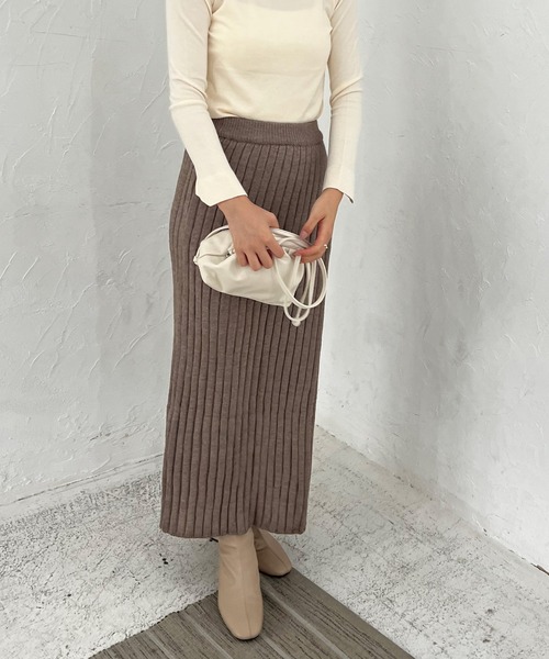 Lamoa(ラモア)の「Lamoa/リブニット スリット ロングスカート(スカート・レディース・ブラック/ベージュ・FREE)」の15枚目の写真