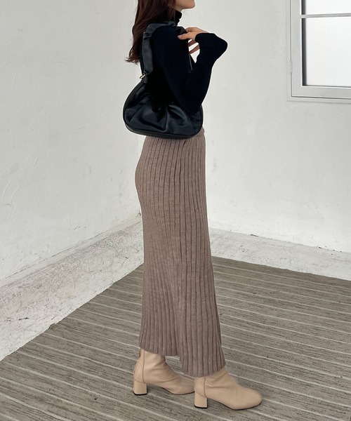 Lamoa(ラモア)の「Lamoa/リブニット スリット ロングスカート(スカート・レディース・ブラック/ベージュ・FREE)」の20枚目の写真