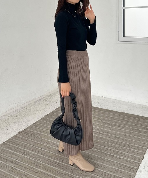 Lamoa(ラモア)の「Lamoa/リブニット スリット ロングスカート(スカート・レディース・ブラック/ベージュ・FREE)」の11枚目の写真