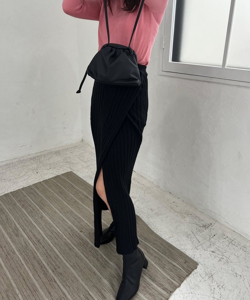 Lamoa(ラモア)の「Lamoa/リブニット スリット ロングスカート(スカート・レディース・ブラック/ベージュ・FREE)」の3枚目の写真