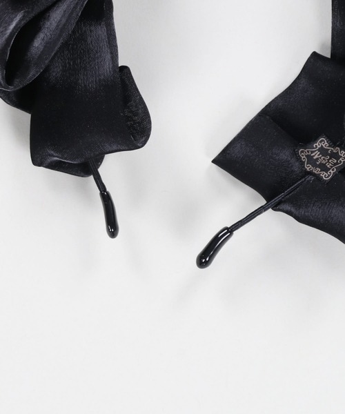 SPINNS（スピンズ）の「リボンカチューシャ（カチューシャ・レディース・ブラック/ホワイト・ONESIZE）」の8枚目の写真