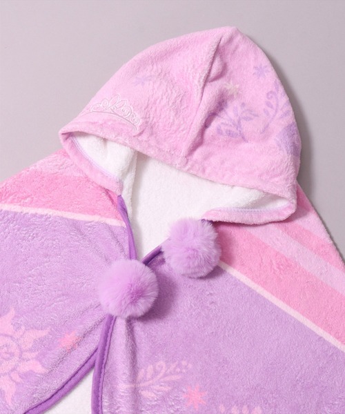 BAYBLO（ベイブロ）の「(SK)吸水速乾 マイクロファイバー ふんわり フード付き バス ポンチョ（タオル・キッズ・ベージュ系その他2/ホワイト系その他/パープル系その他/ホワイト系その他2/ピンク系その他/ブラウン系その他/ブラウン系その他2/ブルー系その他/ベージュ系その他/イエロー系その他/ピンク系その他2/パープル系その他2/イエロー系その他2/ホワイト系その他3/スカイブルー系/ピンク系/ホワイト系/ライラック系・ONE SIZE）」の12枚目の写真