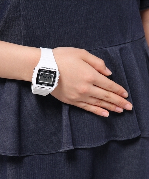 Another Edition（アナザーエディション）の「CASIO W215 15SS◆（アナログ腕時計・レディース・ホワイト/ネイビー・フリー）」の4枚目の写真