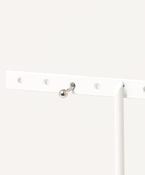 ANCHOR(アンカー)の「ドットピアス 3mm(ピアス(片耳用)・メンズ・ゴールド/ブラック/シルバー・FREE)」の4枚目の写真