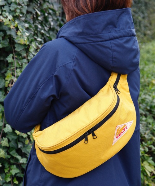 KELTY（ケルティ）の「<王道バック>【KELTY/ケルティ】ナイロンボディバッグ　ミニファニー / MINI FANNY（ボディバッグ/ウエストポーチ・メンズ・マスタード/モカ/セージグリーン/ダークグレー/ネイビー/オリーブ/タン/ブラック/ブラウン系その他/ベージュ・FREE）」の10枚目の写真