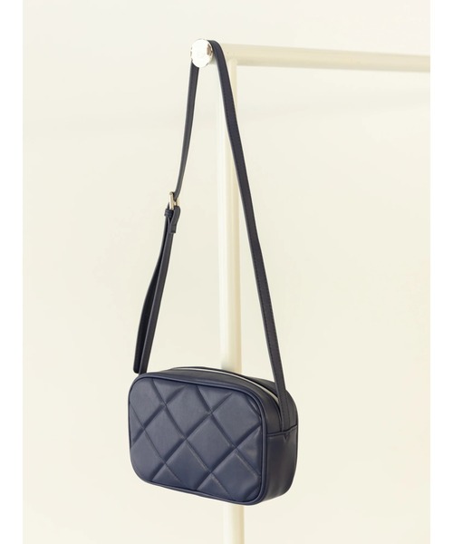 koe（コエ）の「ダイヤキルティングショルダーバッグ（ショルダーバッグ・レディース・ブラック/ネイビー/アイボリー・FREE）」の4枚目の写真