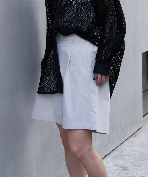 COLONY 2139（コロニートゥーワンスリーナイン）の「タックショートパンツ（その他パンツ・レディース・ネイビー/アイボリー/ブラック・SMALL/MEDIUM）」の4枚目の写真