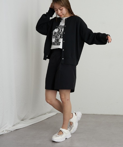 COLONY 2139（コロニートゥーワンスリーナイン）の「タックショートパンツ（その他パンツ・レディース・ネイビー/アイボリー/ブラック・SMALL/MEDIUM）」の17枚目の写真