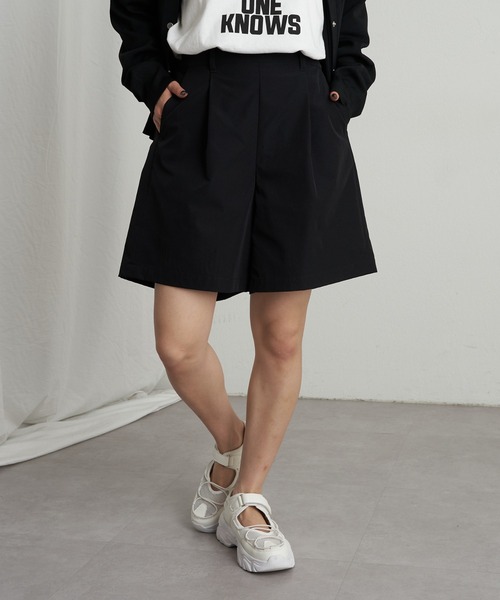 COLONY 2139（コロニートゥーワンスリーナイン）の「タックショートパンツ（その他パンツ・レディース・ネイビー/アイボリー/ブラック・SMALL/MEDIUM）」の12枚目の写真