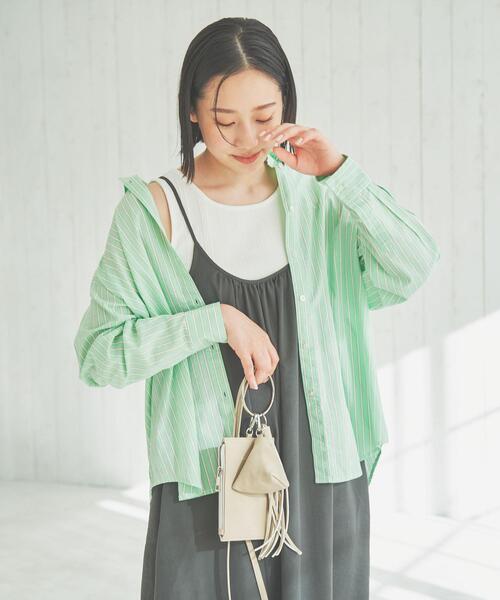 coen（コーエン）の「チャーム付きスマホショルダーバッグ（ショルダーバッグ・レディース・ケリーグリーン/ベージュ/ブラック・FREE）」の12枚目の写真