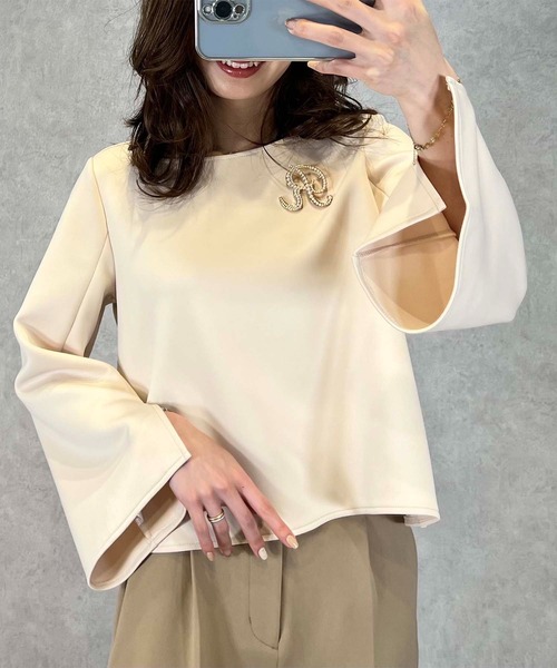 toucher du brise（トゥシェドブリーズ）の「【インフルエンサーyu_koさん】 きれいめ ボートネック トップス 袖 スリット（Tシャツ/カットソー・レディース・ネイビー/カーキ/クリーム・M）」の2枚目の写真