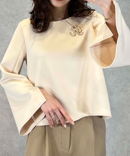 toucher du brise（トゥシェドブリーズ）の「【インフルエンサーyu_koさん】 きれいめ ボートネック トップス 袖 スリット（Tシャツ/カットソー・レディース・ネイビー/カーキ/クリーム・M）」の6枚目の写真