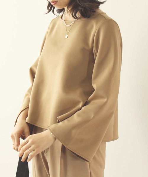 toucher du brise（トゥシェドブリーズ）の「【インフルエンサーyu_koさん】 きれいめ ボートネック トップス 袖 スリット（Tシャツ/カットソー・レディース・ネイビー/カーキ/クリーム・M）」の14枚目の写真