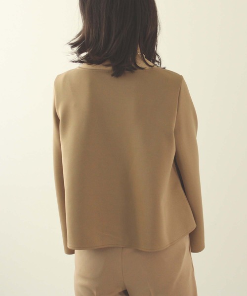 toucher du brise（トゥシェドブリーズ）の「【インフルエンサーyu_koさん】 きれいめ ボートネック トップス 袖 スリット（Tシャツ/カットソー・レディース・ネイビー/カーキ/クリーム・M）」の20枚目の写真