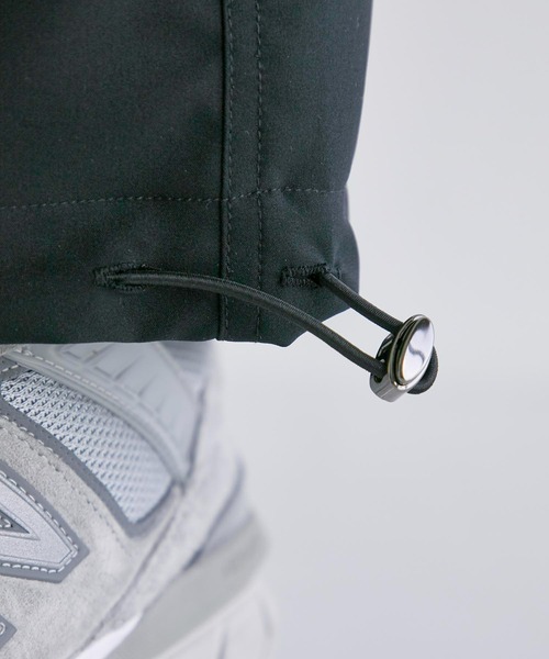 CITY TOKYO（シティトウキョウ）の「TECHワイドパラシュートカーゴパンツ（カーゴパンツ・メンズ・ブラック/ライトグレー・2/1）」の13枚目の写真