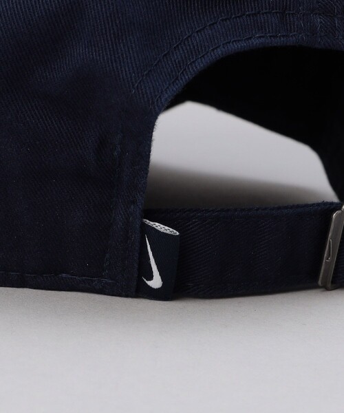 NIKE（ナイキ）の「NIKE/ナイキ HERITAGE86 ESS SWOOSH CAP/ヘリテージ86スウォッシュキャップ/ナイキスポーツウェア ヘリテージ86 アジャスタブルキャップ（キャップ・レディース・ネイビー/ブラック・ONE SIZE）」の9枚目の写真