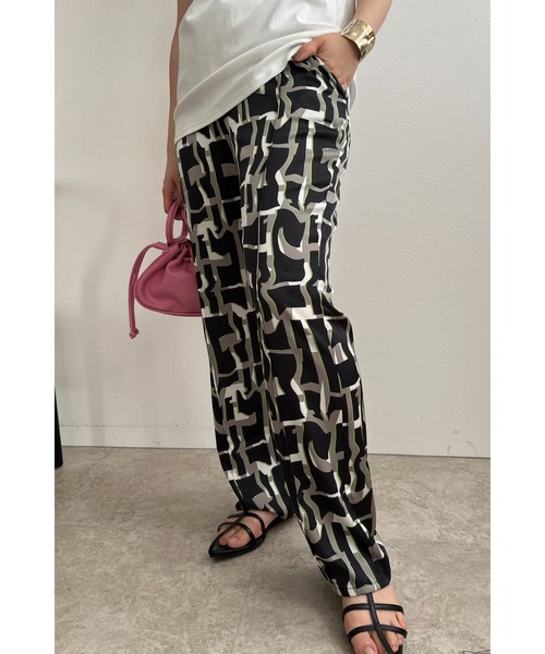 palm RICHE(ポームリシュ)の「ペイントプリントリラックスパンツ(その他パンツ・レディース・ブラック/オフホワイト・M)」の13枚目の写真