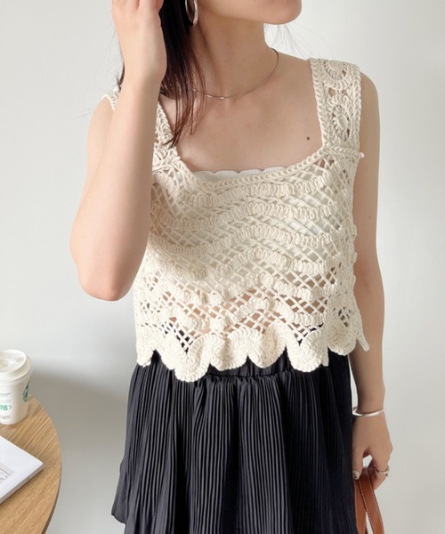 CLEA(クレア)の「クロシェ編みクロップド丈ビスチェトップス(ベスト・レディース・アイボリー/ホワイト・FREE)」の9枚目の写真