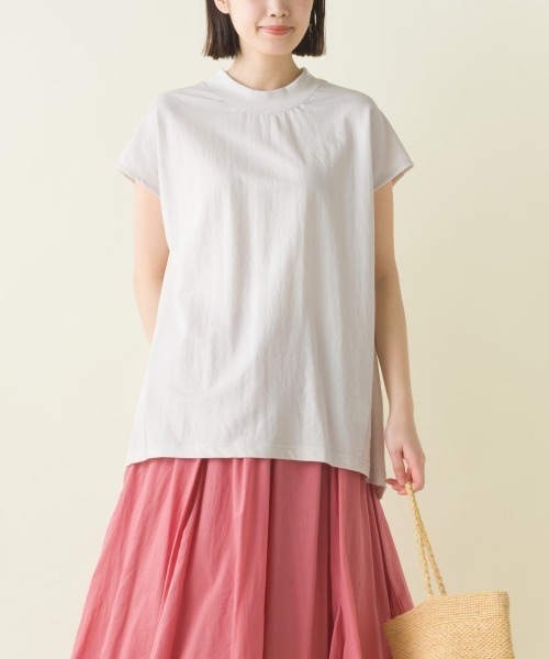 OMNES(オムネス)の「接触冷感裾ラウンドフレンチスリーブプルオーバー(Tシャツ/カットソー・レディース・ブラック/チャコールグレー/ブルー/モカ/イエロー/ホワイト/ブラウン/グリーン/ホワイト系その他/イエロー系その他/ラベンダー/グレー/ネイビー/ブルー系その他/キャメル・FREE)」の3枚目の写真