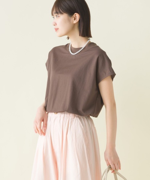 OMNES(オムネス)の「接触冷感裾ラウンドフレンチスリーブプルオーバー(Tシャツ/カットソー・レディース・ブラック/チャコールグレー/ブルー/モカ/イエロー/ホワイト/ブラウン/グリーン/ホワイト系その他/イエロー系その他/ラベンダー/グレー/ネイビー/ブルー系その他/キャメル・FREE)」の7枚目の写真