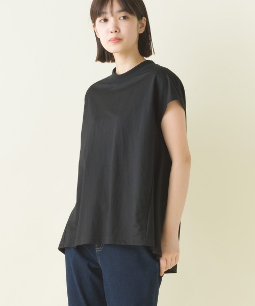 OMNES(オムネス)の「接触冷感裾ラウンドフレンチスリーブプルオーバー(Tシャツ/カットソー・レディース・ブラック/チャコールグレー/ブルー/モカ/イエロー/ホワイト/ブラウン/グリーン/ホワイト系その他/イエロー系その他/ラベンダー/グレー/ネイビー/ブルー系その他/キャメル・FREE)」の4枚目の写真