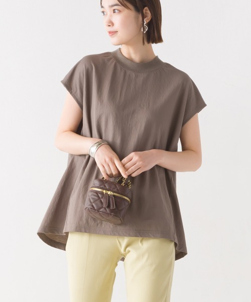 OMNES(オムネス)の「接触冷感裾ラウンドフレンチスリーブプルオーバー(Tシャツ/カットソー・レディース・ブラック/チャコールグレー/ブルー/モカ/イエロー/ホワイト/ブラウン/グリーン/ホワイト系その他/イエロー系その他/ラベンダー/グレー/ネイビー/ブルー系その他/キャメル・FREE)」の8枚目の写真
