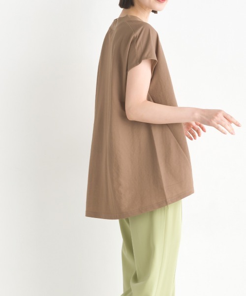 OMNES(オムネス)の「接触冷感裾ラウンドフレンチスリーブプルオーバー(Tシャツ/カットソー・レディース・ブラック/チャコールグレー/ブルー/モカ/イエロー/ホワイト/ブラウン/グリーン/ホワイト系その他/イエロー系その他/ラベンダー/グレー/ネイビー/ブルー系その他/キャメル・FREE)」の22枚目の写真