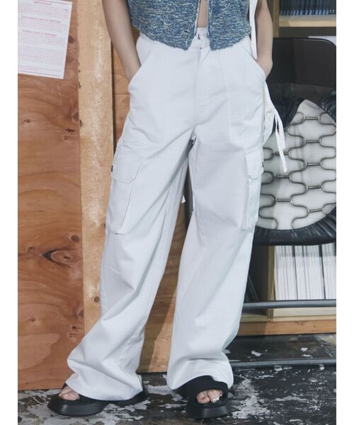 Dickies（ディッキーズ）の「【Dickies別注】カーゴルーズパンツ（カーゴパンツ・レディース・ブラック/アイボリー/ブルー・SMALL/MEDIUM）」の14枚目の写真