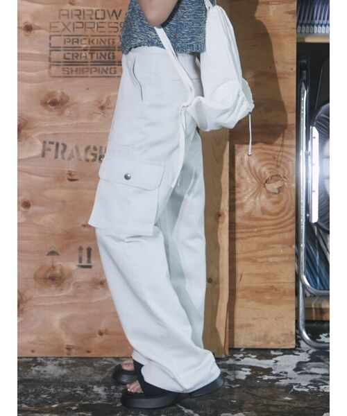 Dickies（ディッキーズ）の「【Dickies別注】カーゴルーズパンツ（カーゴパンツ・レディース・ブラック/アイボリー/ブルー・SMALL/MEDIUM）」の15枚目の写真