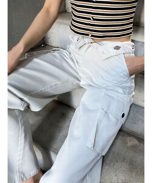 Dickies（ディッキーズ）の「【Dickies別注】カーゴルーズパンツ（カーゴパンツ・レディース・ブラック/アイボリー/ブルー・SMALL/MEDIUM）」の20枚目の写真