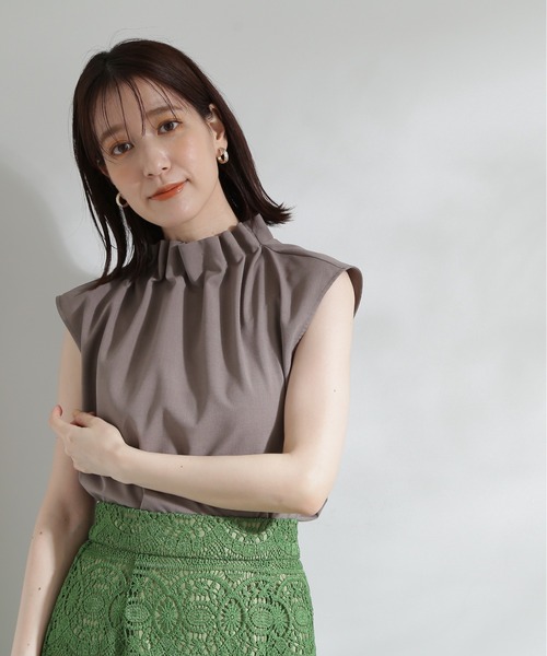 N.（N. Natural Beauty Basic）（エヌエヌナチュラルビューティーベーシック）の「◆ドライタッチペーパーバックノースリーブブラウス（シャツ/ブラウス・レディース・レッド/グレイッシュベージュ/ブルー/イエロー・MEDIUM）」の5枚目の写真