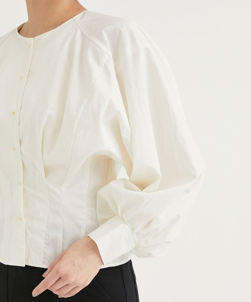 PHOTOCOPIEU(フォトコピュー)の「【PHOTOCOPIEU/フォトコピュー】TUCK DETAIL BLOUSE/タックディテールブラウス(シャツ/ブラウス・レディース・ブラック/ホワイト・36)」の9枚目の写真