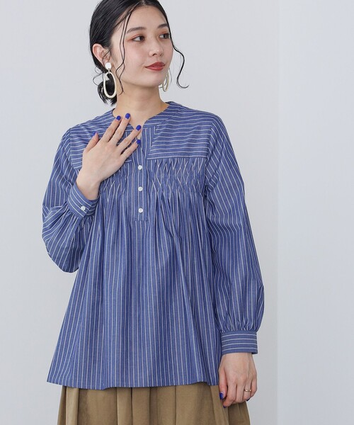 BEAMS HEART(ビームスハート)の「【WEB限定】変形タック ノーカラー ブラウス(シャツ/ブラウス・レディース・オフホワイト/ブルー系その他/ホワイト系その他/その他1/ネイビー・FREE)」の8枚目の写真