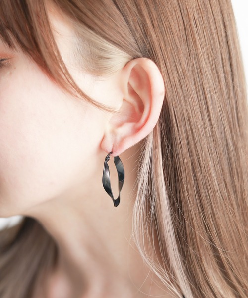 INNOCENT（イノセント）の「《Stainless》 Tears Ring Pierce 35mm-ティアーズリング ピアス（ピアス（両耳用）・レディース・ブラック/シルバー/ゴールド・FREE）」の5枚目の写真