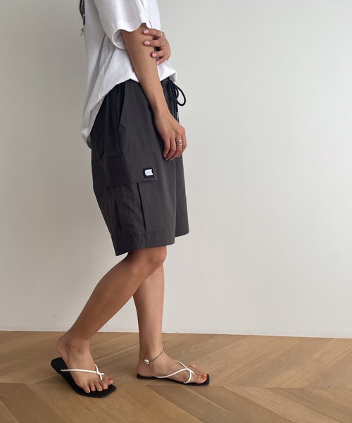 CANAL JEAN(キャナルジーン)の「choice_cnl カーゴハーフパンツ(カーゴパンツ・レディース・ベージュ/ダークグレー・LARGE/X-LARGE)」の4枚目の写真