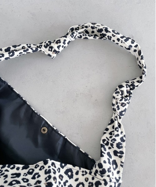 thank U more（サンキューモア）の「ヒョウ柄シンプルバック（ショルダーバッグ・レディース・アイボリー・FREE）」の3枚目の写真