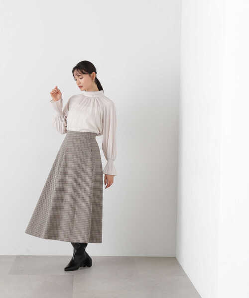 NATURAL BEAUTY BASIC（ナチュラルビューティーベーシック）の「◇ギャザーネックキャンディースリーブブラウス（シャツ/ブラウス・レディース・ワイン/ブルー/オフホワイト・SMALL/MEDIUM）」の21枚目の写真