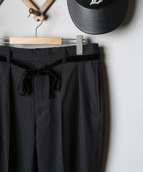 JOURNAL STANDARD relume（ジャーナルスタンダード　レリューム）の「TR ストライプ ワイドテーパードスラックス（スラックス・メンズ・グレー/ブラウン/ブラック・MEDIUM/LARGE）」の22枚目の写真