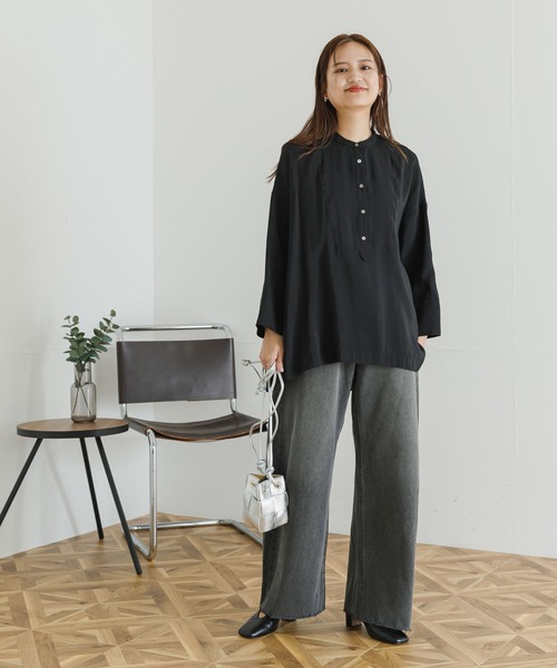 URBAN RESEARCH（アーバンリサーチ）の「フロントデザインドルマンブラウス（シャツ/ブラウス・レディース・ブルー/オフホワイト/ブラック・FREE）」の9枚目の写真